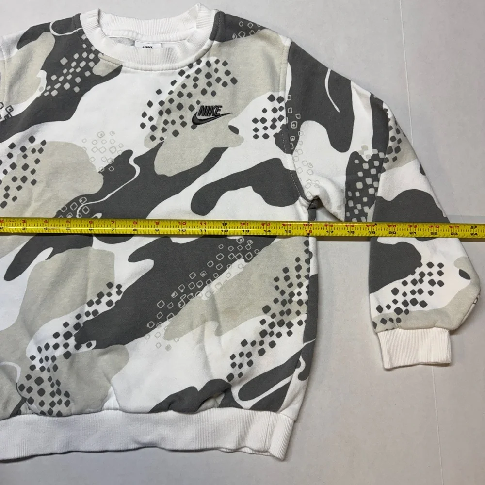 Nike Grey White Camo Kid’s Medium Crewneck Sweatshirt